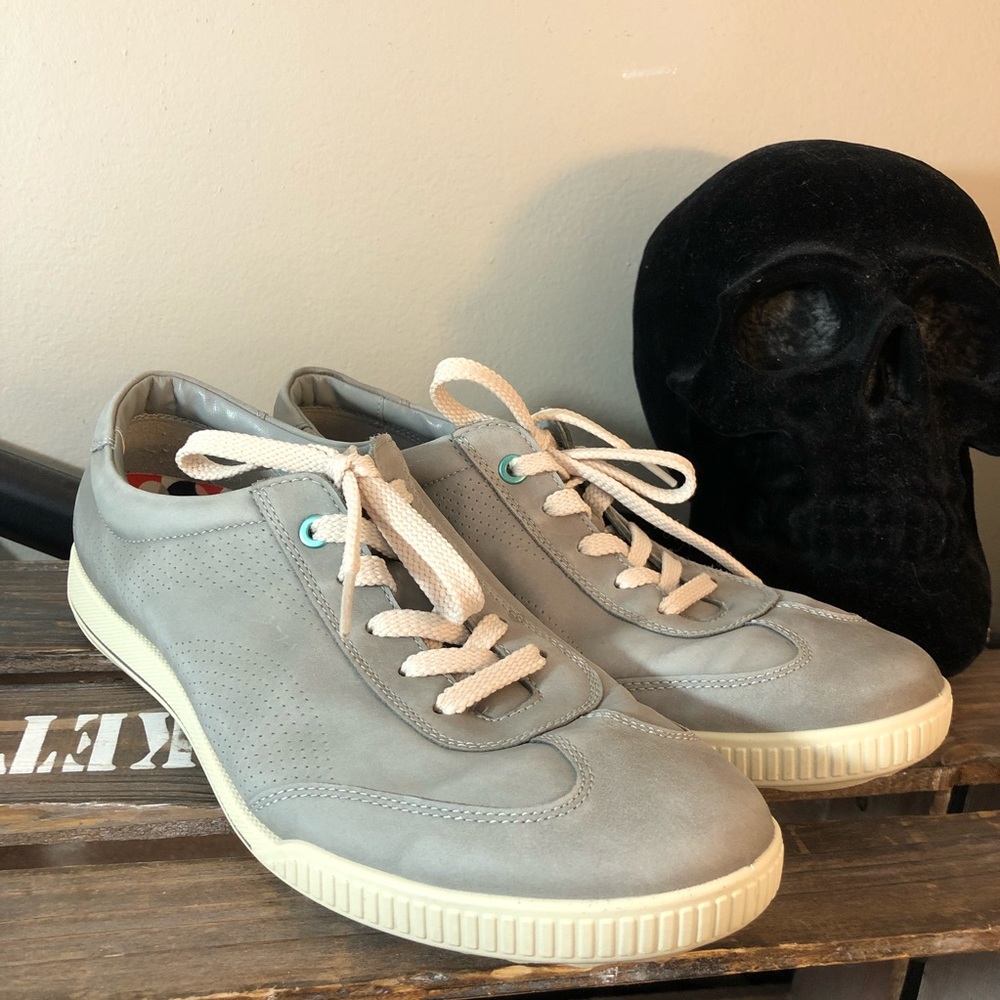 Ecco grey causal sneakers size 9